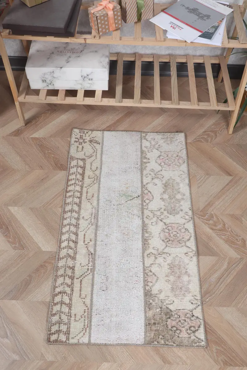 1,8 x 3,1 Fuß großer beige-braun gestreifter Teppich, einzigartiges geometrisches Design