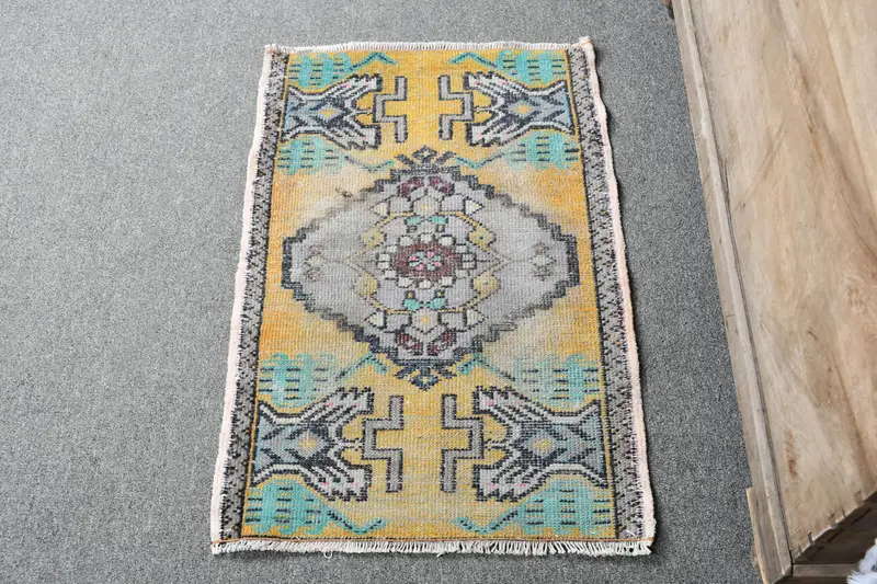 Handmade Yellow-Green Ombré Rug, 0.2x2.2 ft