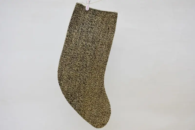 茶色と黄色のクリスマスオーナメントストッキング、お祝いホリデーストッキング