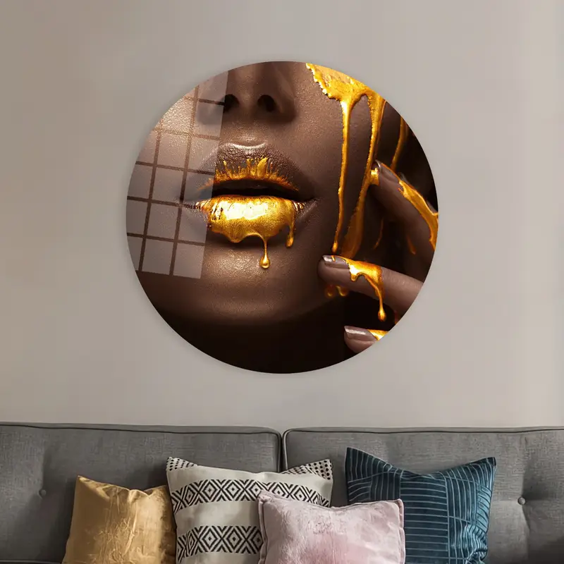 ゴールデンビューティーアフリカ女性ゴールドリップキャンバスプリント