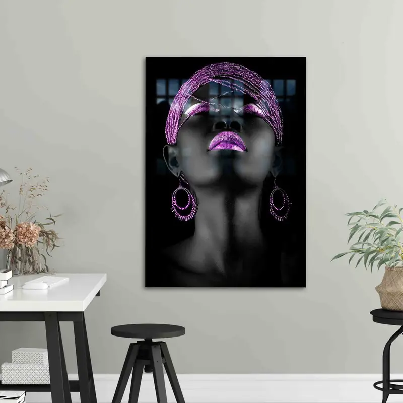 エレガントなパープル&ブラックのプリントガラス: 豪華でキラキラとしたデザイン