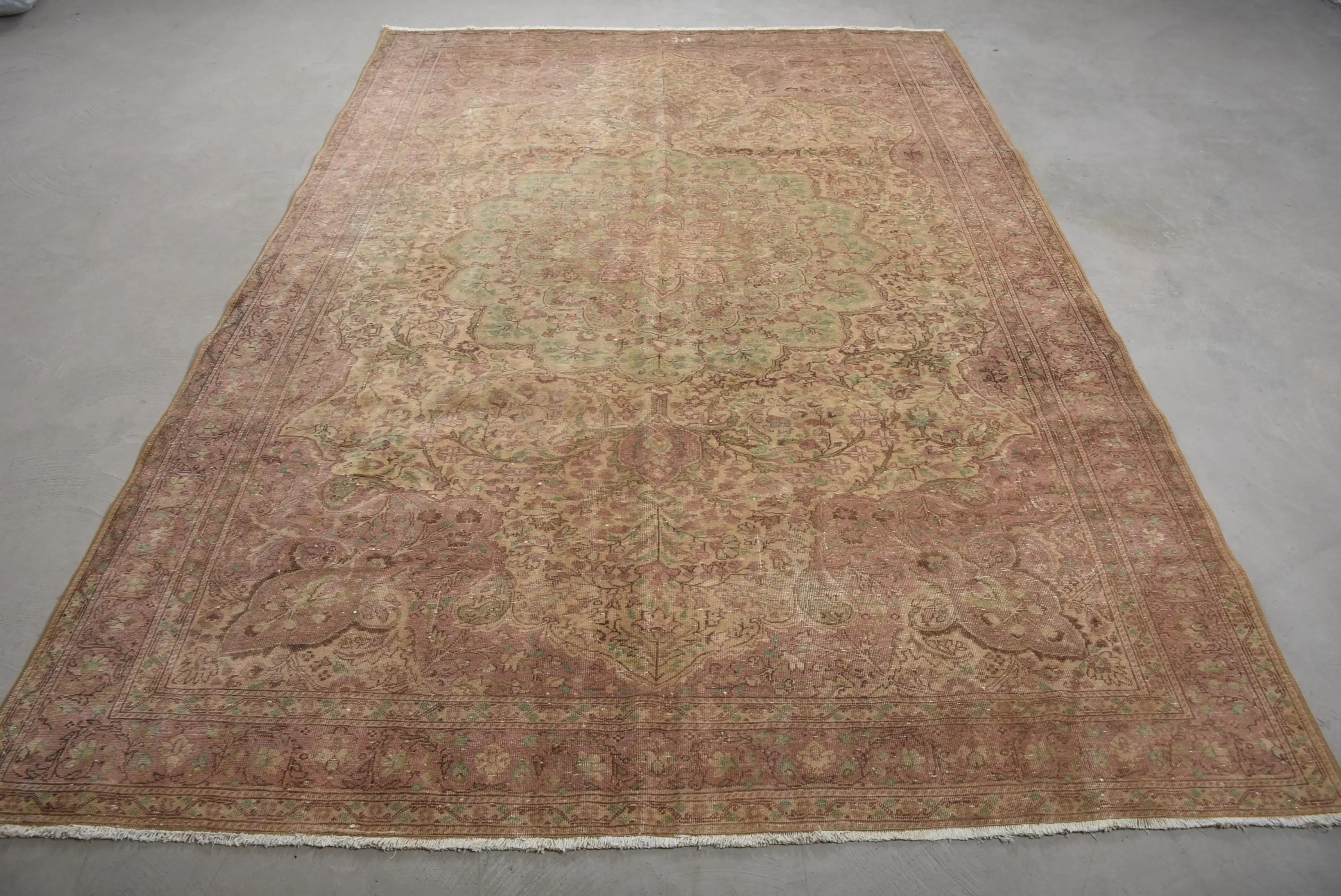 Türk Halısı, Büyük 6.3x9.4 ft Vintage Halı, Kahverengi Yeşil Bitkiler ve ağaçlar Yün Halı - 1