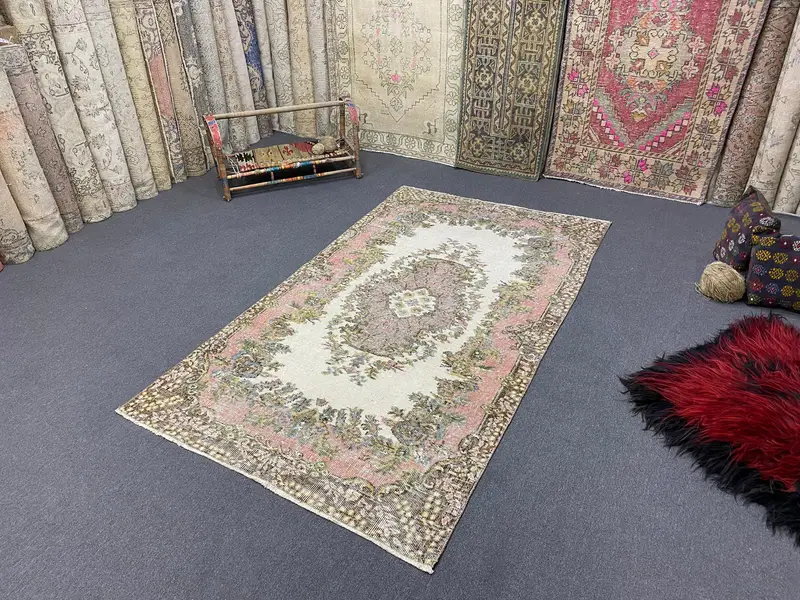 Pembe ve Yeşil Çiçekli Halı, 4x6 ft Zarif İlave