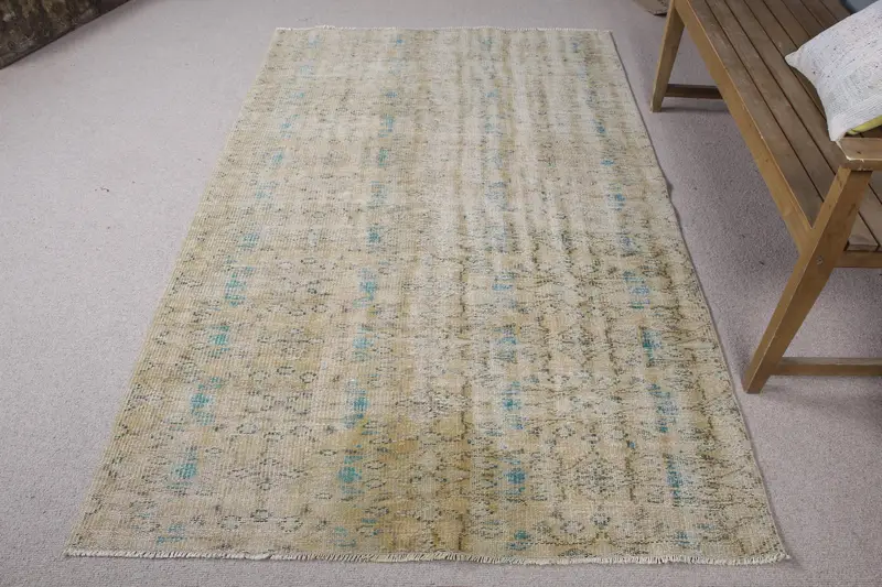 イエロー オリエンタル ラグ、4.4x7.2 フィート ブルー アクセント