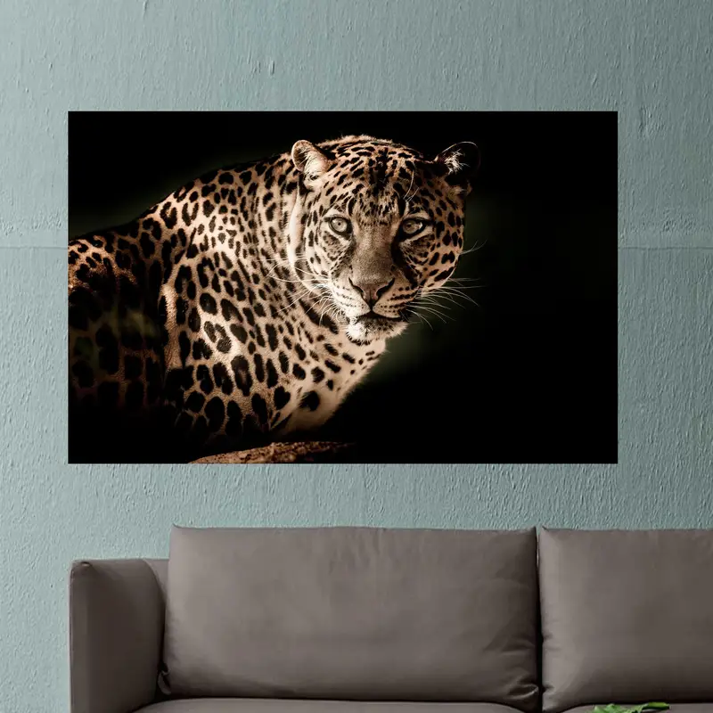 Elegant Leopard Print Glass: Modern Wild Animal Design