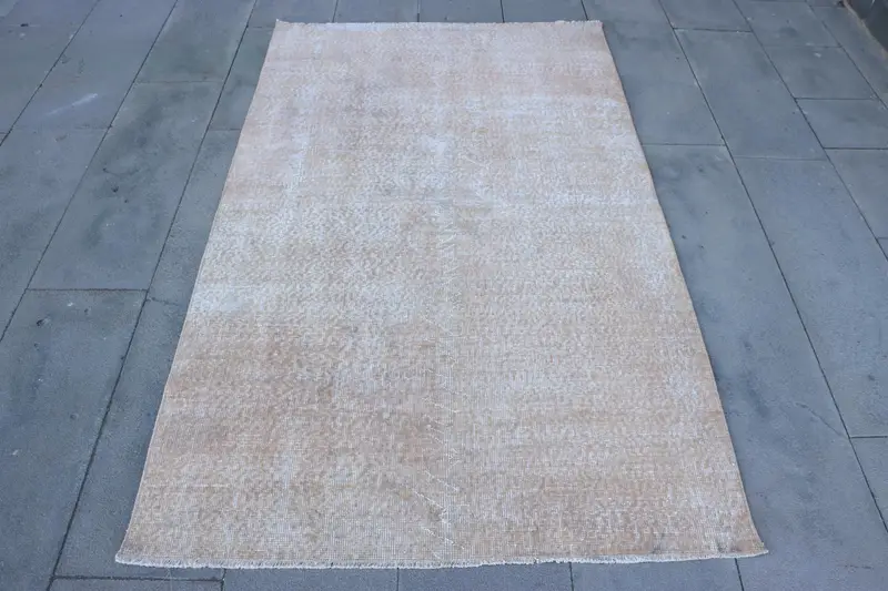 Alfombra Marrón Elegante, Diseño Bordeado 1,1x1,8m
