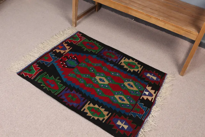 ブラック&レッド ラグ 2.7x3.5フィート 植物&木の柄