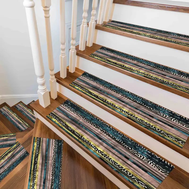 Bedruckter Teppich mit geometrischem Muster: Treppenteppich in Rosa und Blau