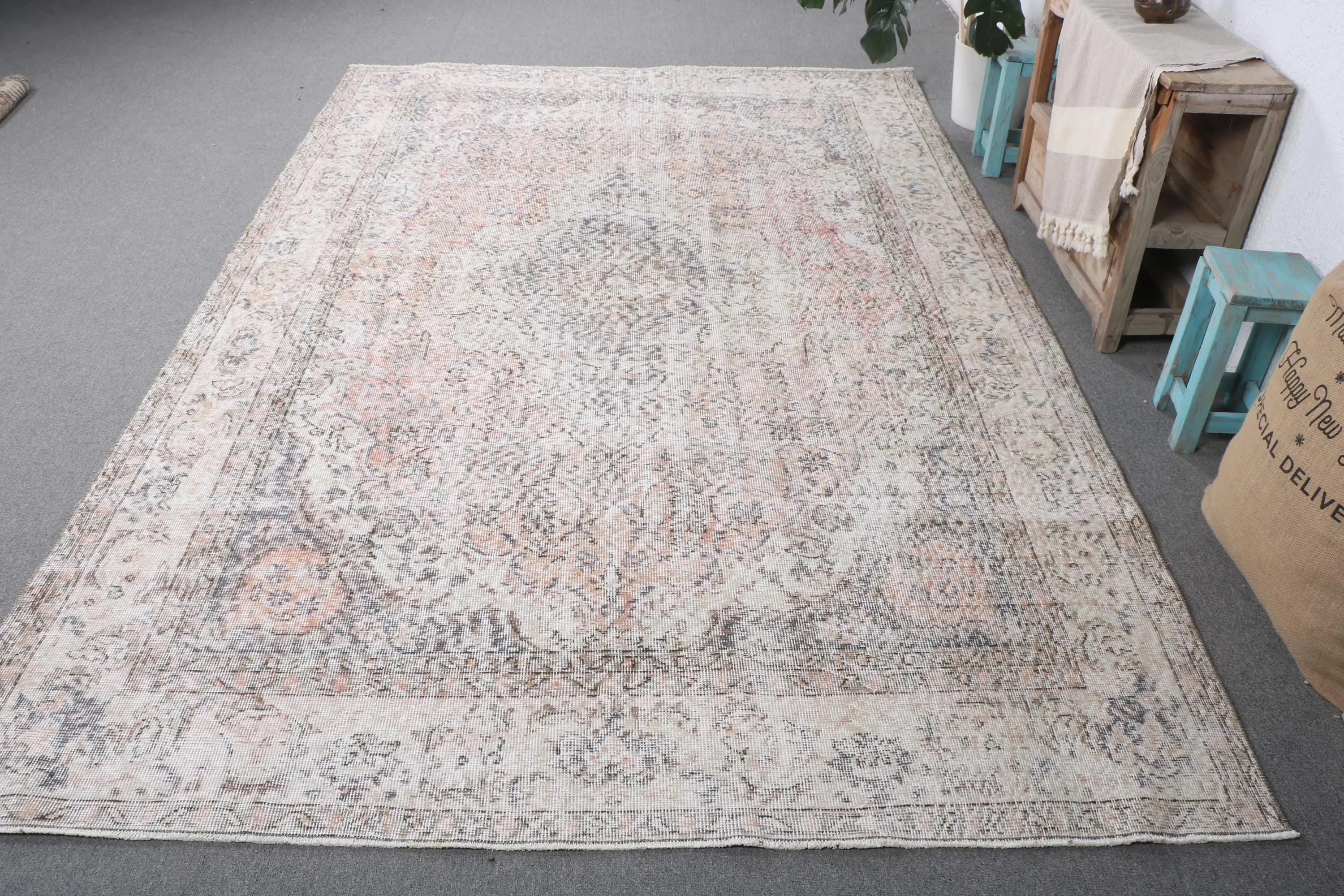 Canlı 6,5x9,9 ft Halı, Turuncu ve Bej Patchwork Tasarımı - 1