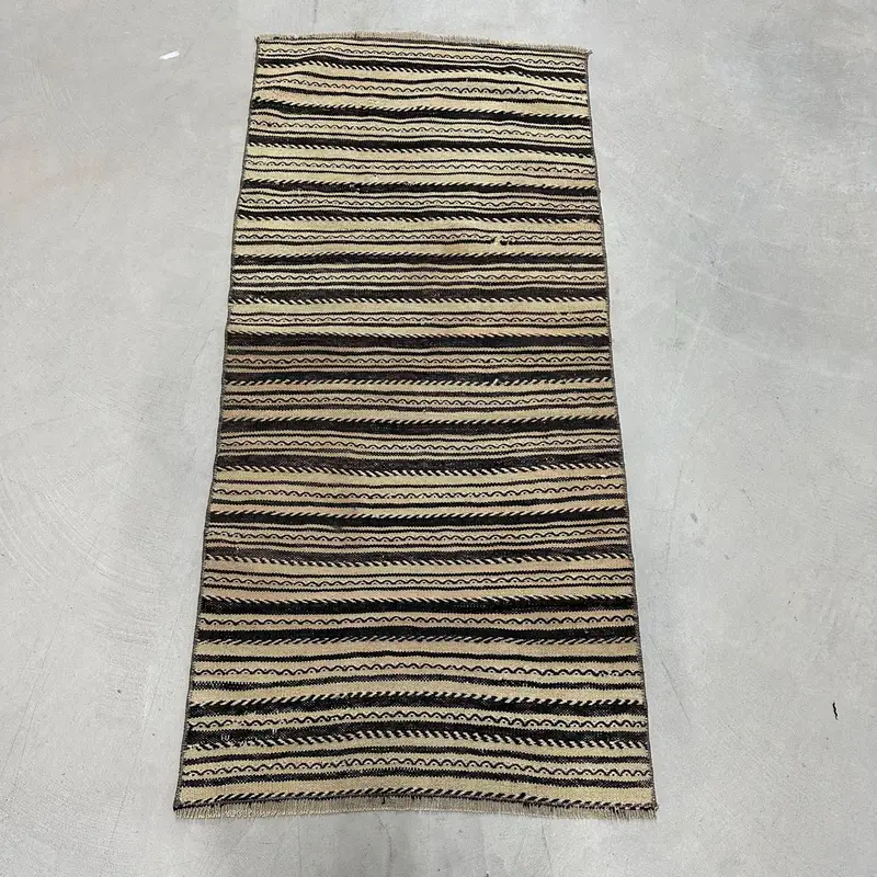 Zarif Bej Oryantal Halı, Siyah Desenli 2x4 ft