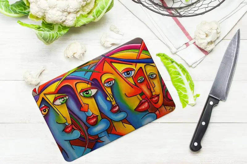 カラフルな抽象的なガラスのまな板、モダンなキッチンの必需品