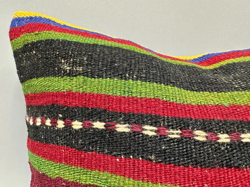 Christmas Pillow Cover, Pillow Cover, 18x18 Red Pillow Cover, Vintage Kilim Throw Pillow, Vintage Kilim Pillow, Turkish Kilim Pillow - 5