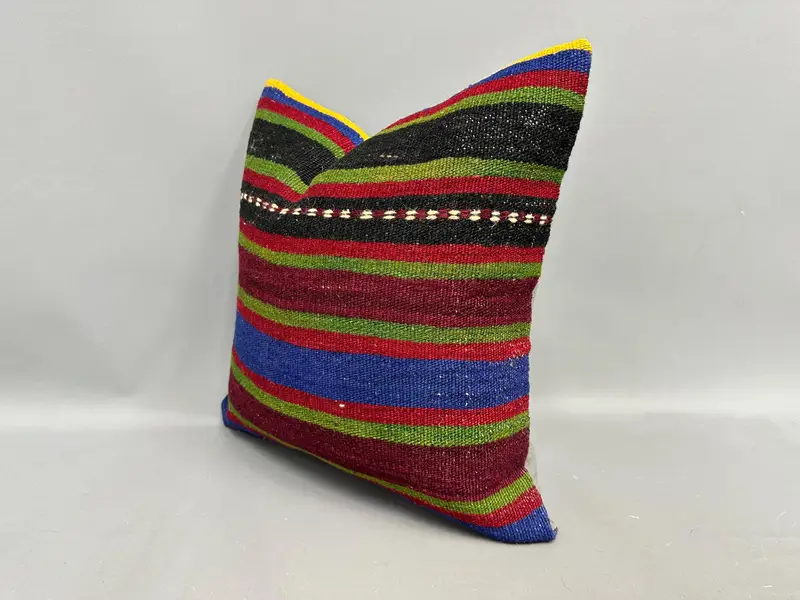 Christmas Pillow Cover, Pillow Cover, 18x18 Red Pillow Cover, Vintage Kilim Throw Pillow, Vintage Kilim Pillow, Turkish Kilim Pillow - 3