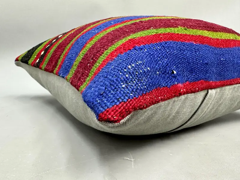 Christmas Pillow Cover, Pillow Cover, 18x18 Red Pillow Cover, Vintage Kilim Throw Pillow, Vintage Kilim Pillow, Turkish Kilim Pillow - 6