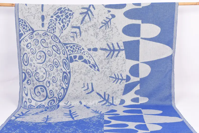Quick-dry towel, Bridesmaid Favors, Turkish bath towel, 70x40 Cotton Turtle Design Towel, Lightweight Turkish towel, Embroidered Beach Towel - 1