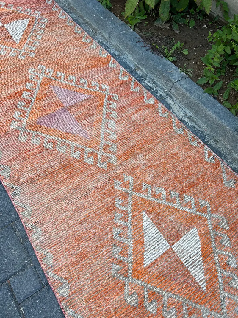 Türk 3.3x11.4 ft Halı, Runner Vintage Halı, Turuncu Beyaz Güneybatı Yün Halı - 1