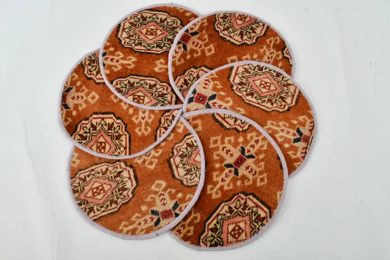 ボヘミアン パターン レッド & ベージュ プレースマット、レイブ & ゴシック スタイルに最適