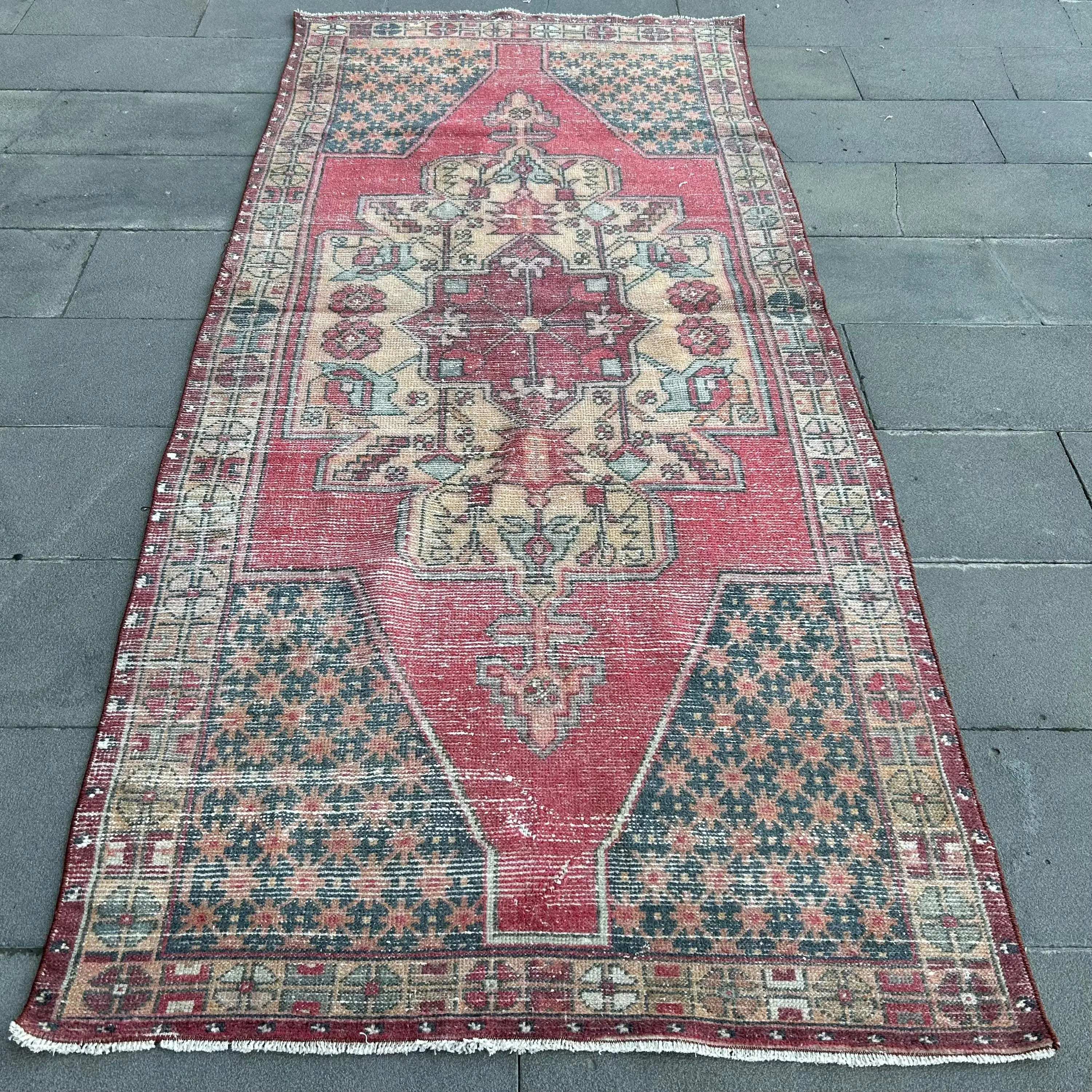 3,9 x 8,9 Fuß großer türkischer Teppich, Vintage-Teppich, rot-blauer Polka-Dot-Teppich - 1