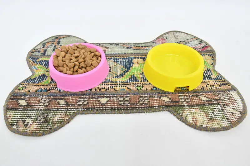 Yeşil ve Bronz Kilim Pet Mat, Dayanıklı ve Emici Ped