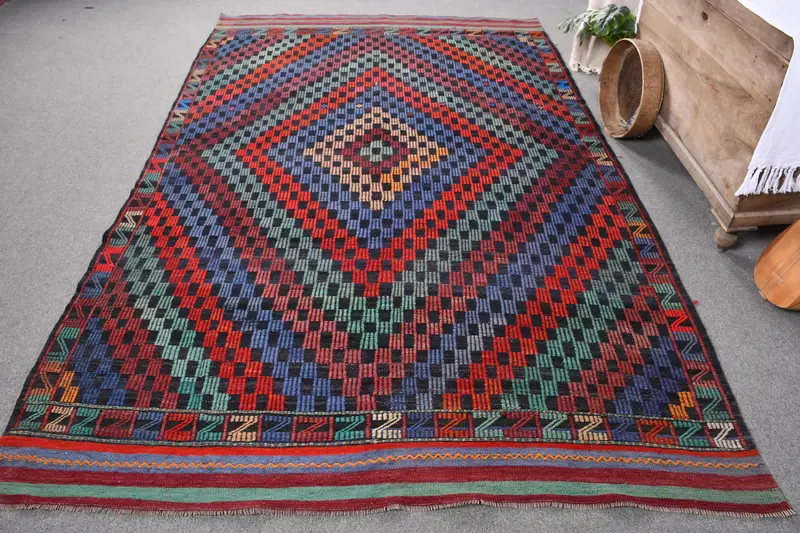 Großer türkischer Kelim-Teppich 6,1 x 9,6 Fuß (187 x 292 cm), Vintage-Teppich mit rotem Ombré-Muster - 1