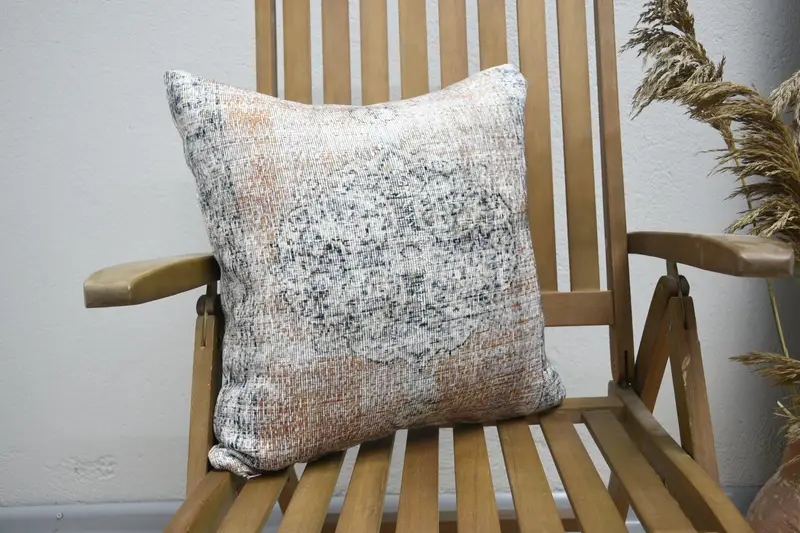 Handgefertigtes besticktes Blumen-Wurfkissen, vielseitiges quadratisches Kissen