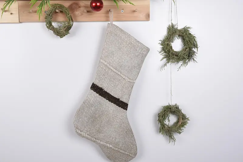 Şenlikli Noel Süsleri Deseni, 19 İnç Genişliğinde Noel Çorabı