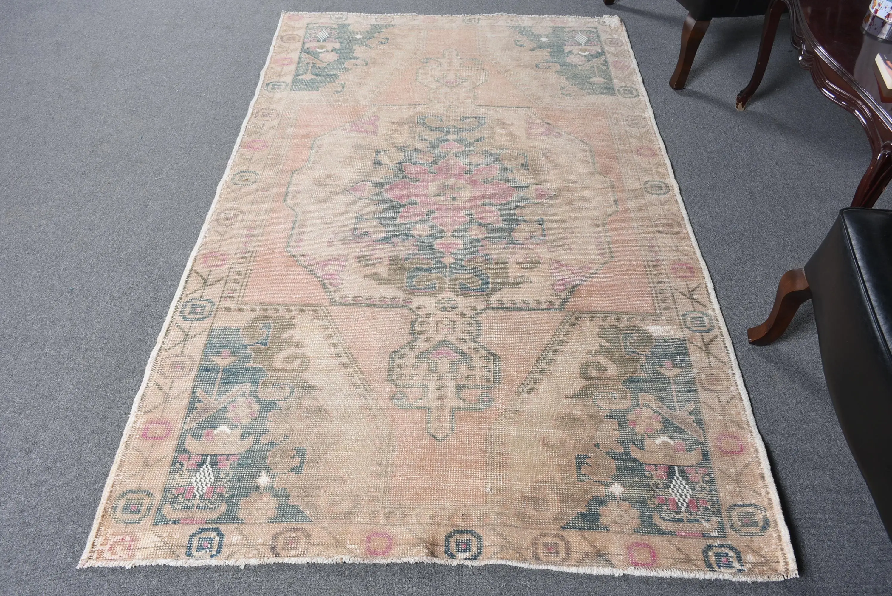 4.4x7.1 ft Halı, Vintage Türk Halısı, Kahverengi Bordürlü Yün Halı - 1