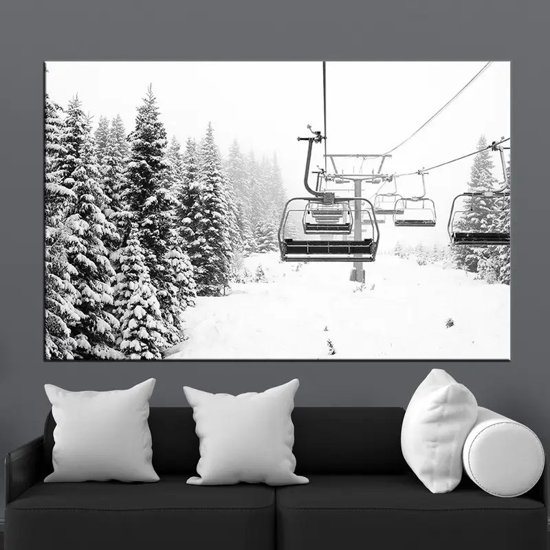 エレガントな冬の風景キャンバス: トウヒの木とスキーヤーのギフト