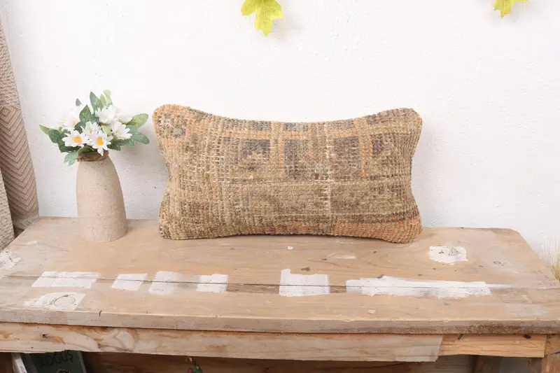 Geometrisches Wurfkissen in Orange und Braun, Vintage besticktes Kissen