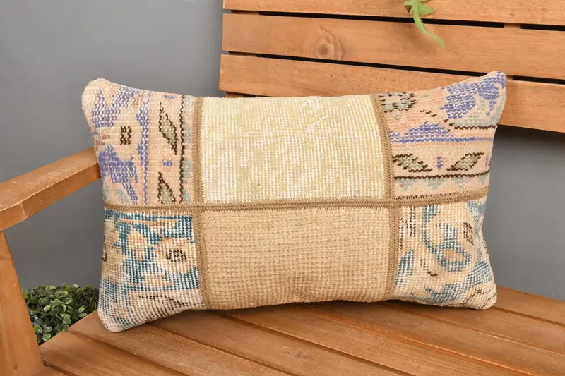 Almohada de tiro patchwork beige y bronce, almohada rectangular hecha a mano