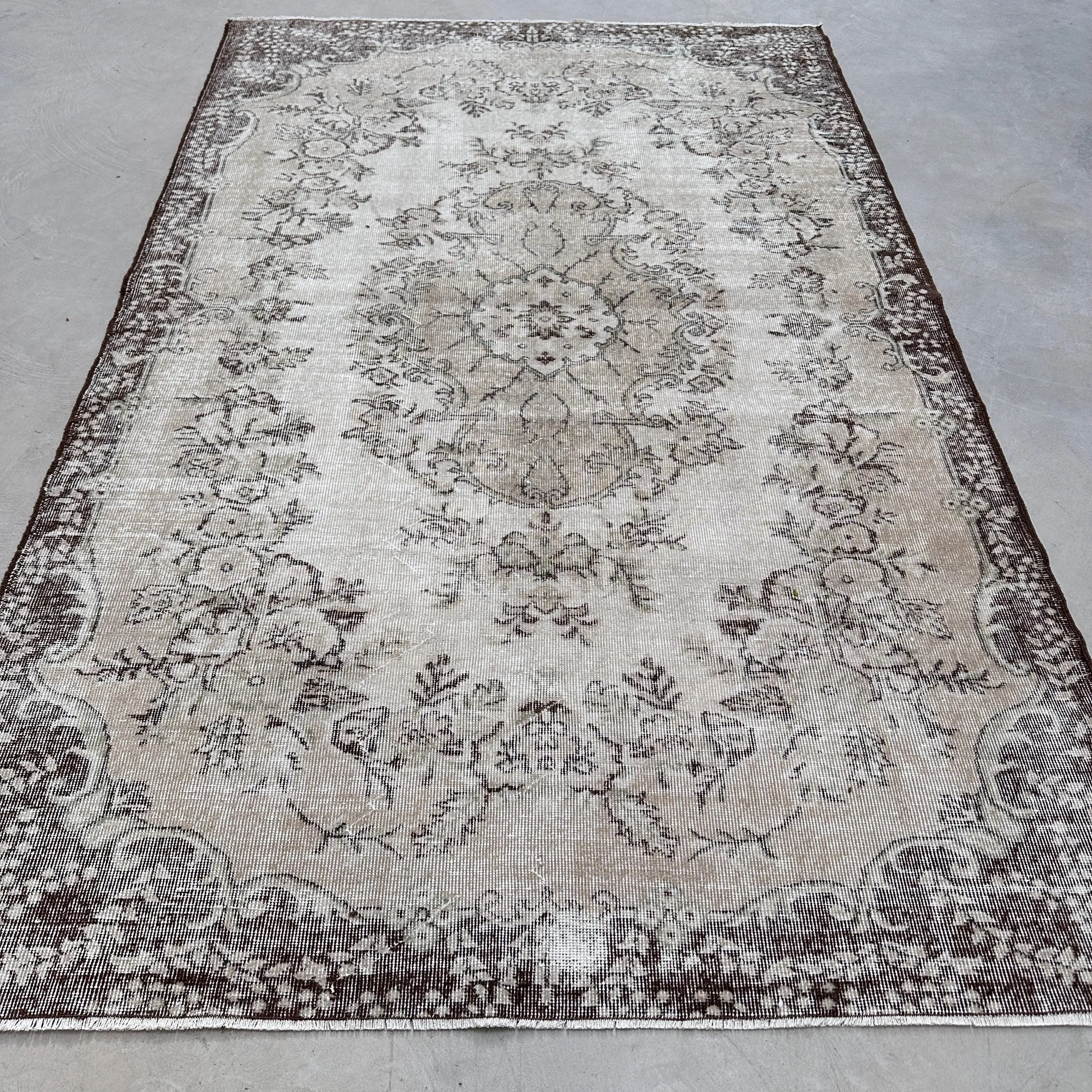 Türk Vintage Halısı, 5.7x9.1 ft Büyük Halı, Kahverengi Gri İkat Yün Halı - 1