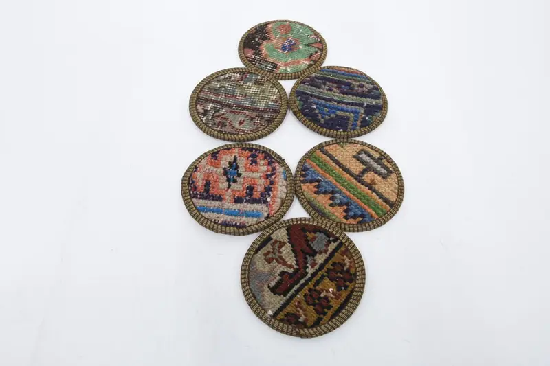 Non-Slip Blue and Pink Round Coaster, Durable Table Pad