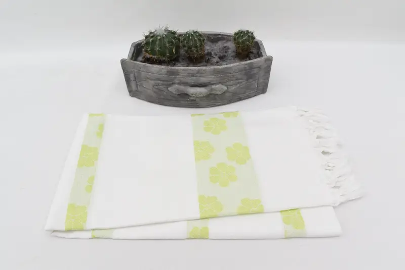 Personalized Turkish Towel, Spa Towel, 70x40 Cotton Daisy Design Towel, Absorbent Turkish towel, Embroidery Towels, Organic Turkish towel - 3