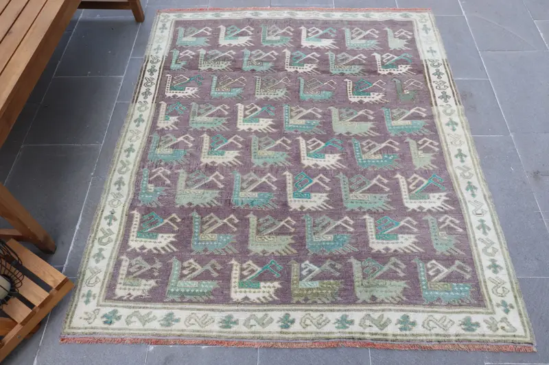 Lila karierter Teppich, 4,3 x 5,1 Fuß, eleganter klarer Akzent