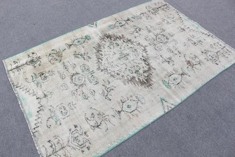 3.7x5.8 ft Rug, Accent Vintage Rug, Gray Animal Print Rug