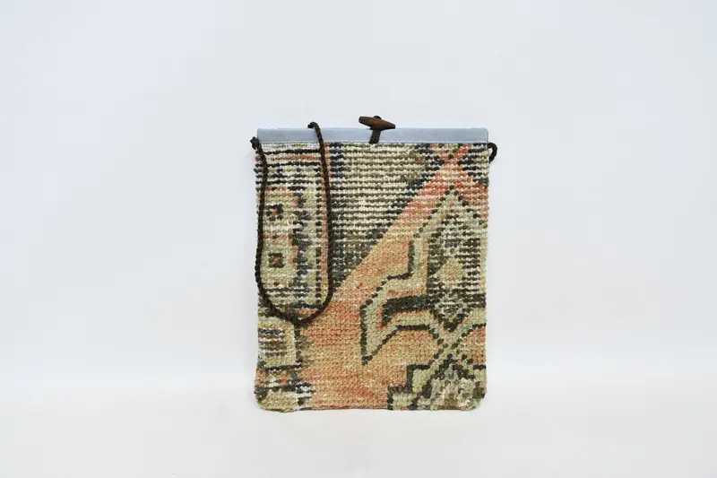 調節可能なストラップ付きヴィンテージモチーフ付きキリムバッグ、ウールクロスボディバッグ