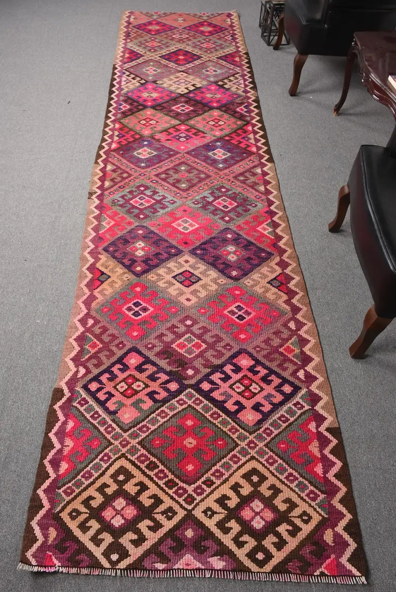 Alfombra Hecha a Mano en Color Morado, 9x4,5m Diseño Geométrico a Rayas