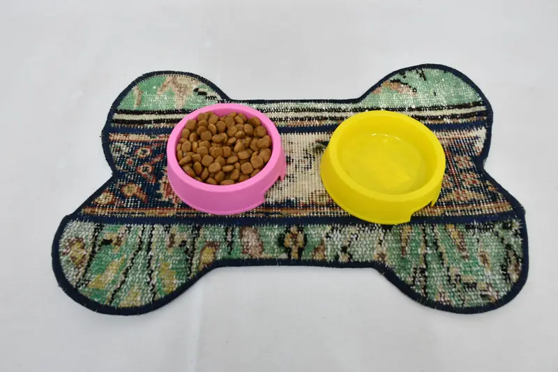 Bohemian Round Wool Placemat, Green and Beige Traditional Placemat