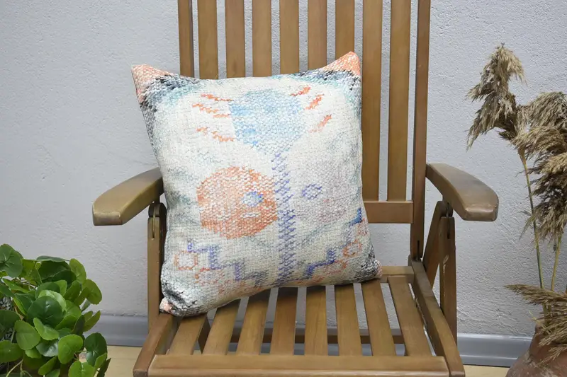 Handgefertigtes besticktes Blumen-Wurfkissen, quadratisches Vintage-Kissen