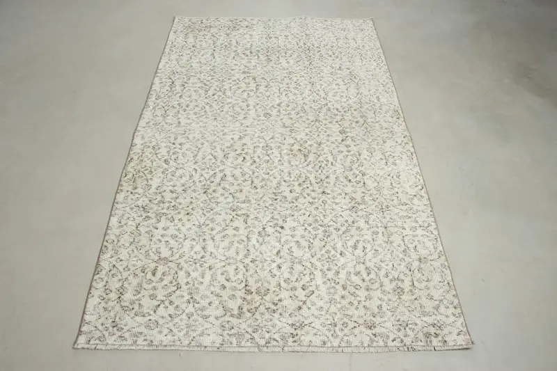 Alfombra de área turca, alfombra vintage de 3,9x6,6 pies, alfombra de lana Ikat blanca - 1