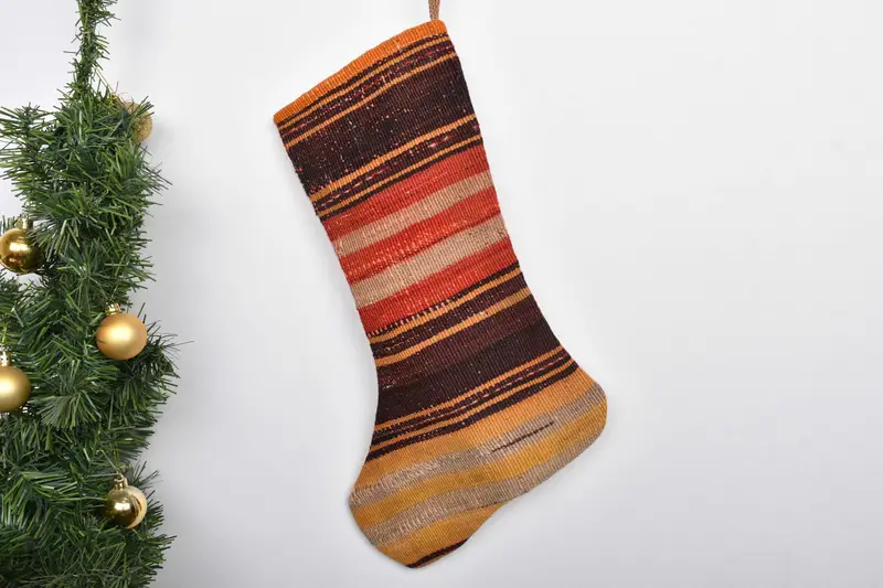 Şenlikli Noel Süsleri Deseni, 7 İnç Geniş Tatil Çorabı