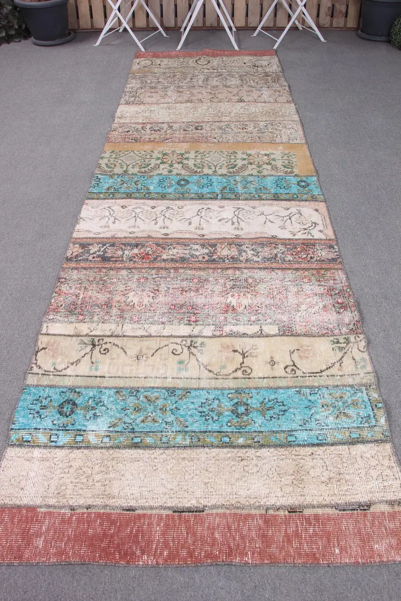 Handgefertigter 3,4 x 10,8 Fuß großer Teppich, braunes und blaues Pflanzenmuster