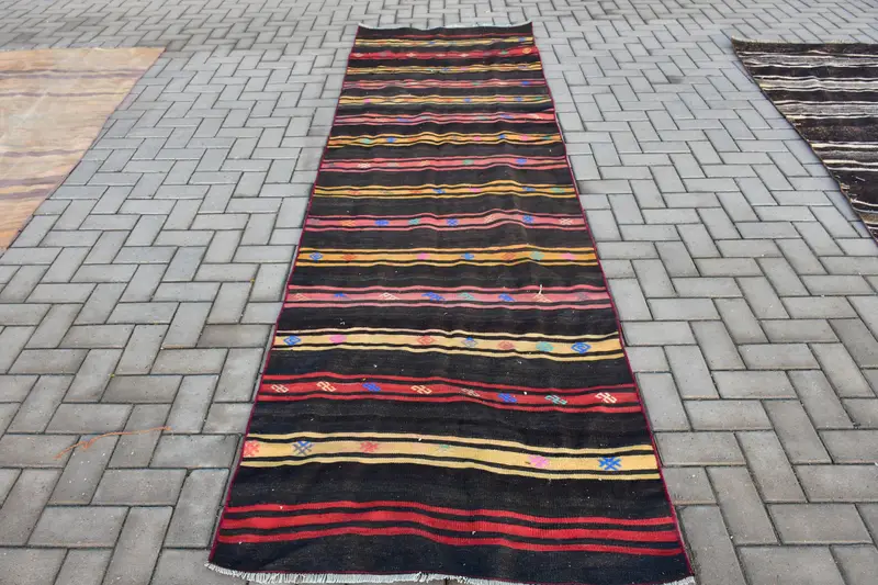 Türk 3.3x11.3 ft Halı, Runner Vintage Halı, Siyah Kırmızı Çiçekli Yün Halı - 1