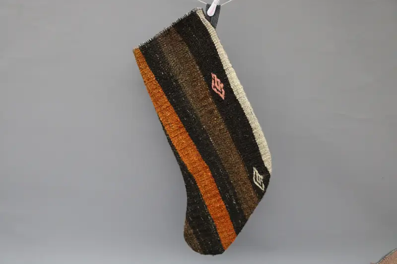 Calcetín navideño negro con adornos marrones, calcetín festivo de 9 pulgadas