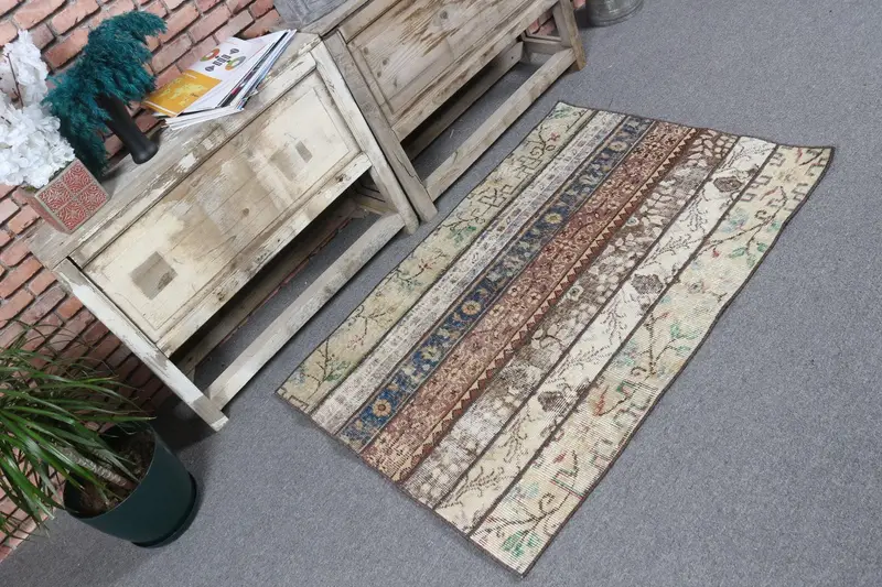 Vintage Turkish Rug 2.8x4 ft, Oushak Brown Floral Wool Rug - 1