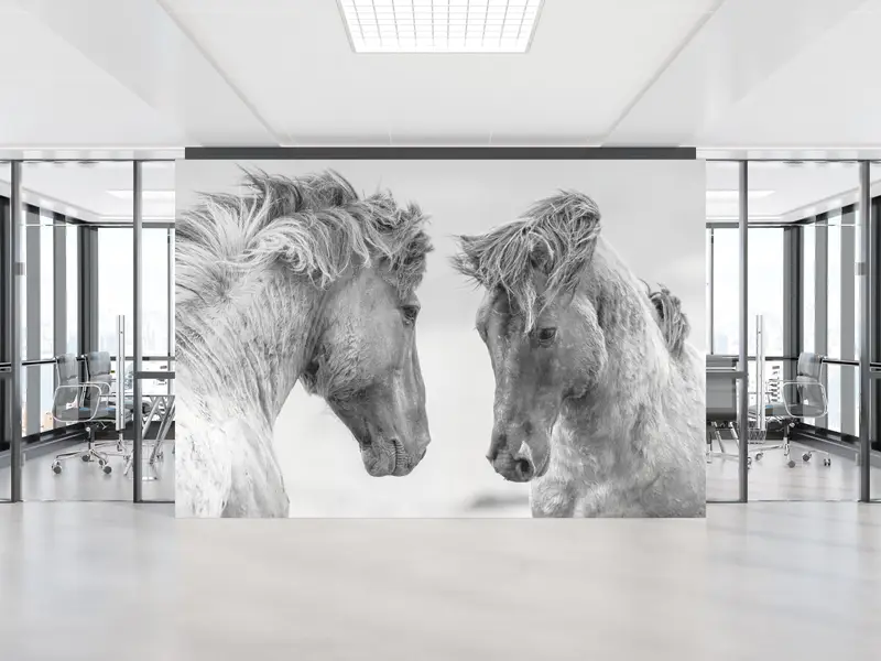 Trendige Tapete mit Pferdemotiv im Landhausstil: Elegantes Loft-Dekor