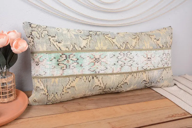 Almohada de lanzamiento de patchwork beige y verde, cojín bordado de 16x36