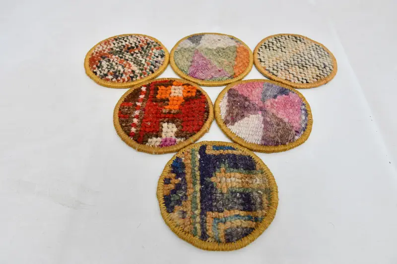 Montaña rusa Kilim roja y rosa, montaña rusa de mesa redonda única