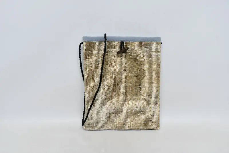 Kelim-Tasche aus Wolle mit verstellbarem Riemen, Umhängetasche mit Vintage-Motiv