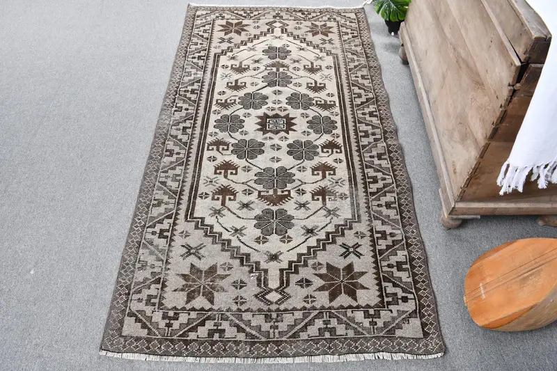 Handmade 0.3x0.5 ft Rug, Gray & Brown Solid Pattern